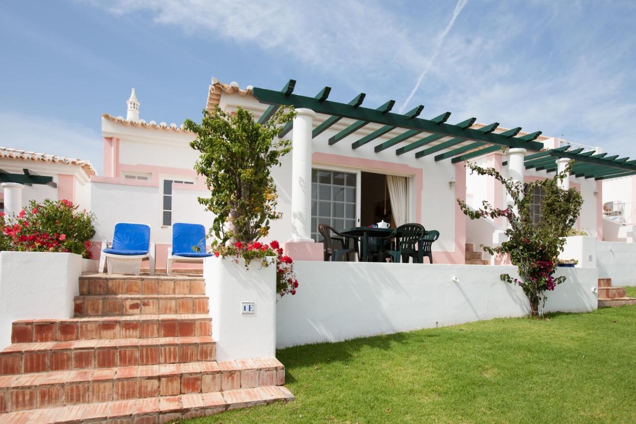 Villa com 1 Quarto e Vista Jardim